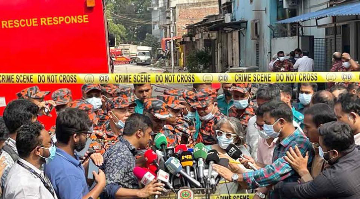 ‘মিরপুরে অগ্নিকাণ্ড, লাশের বিষয়ে  নিশ্চিত হওয়া যাবে আগুন নেভার পর’